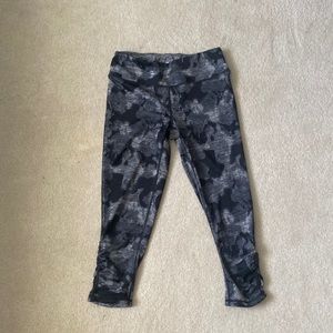 GAIAM Reversible Capris